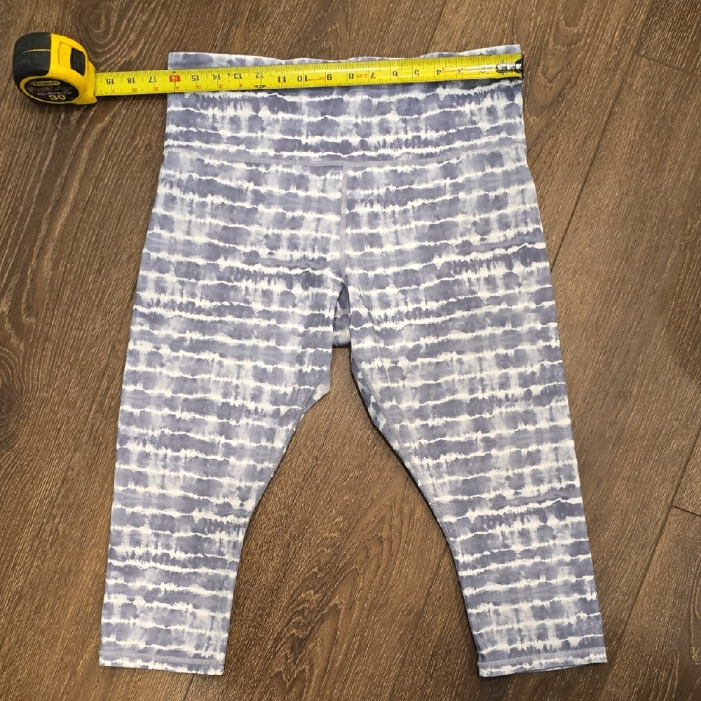 Athleta Grey and White Legging
